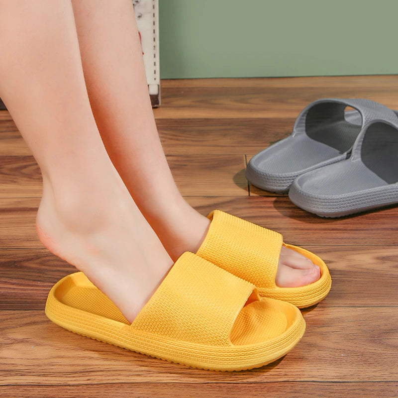 Bebealy Summer Home Thick-Soled Slippers For Women Breathable Non-slip Bathroom Women's Slippers Perfect For Indoor Relaxation