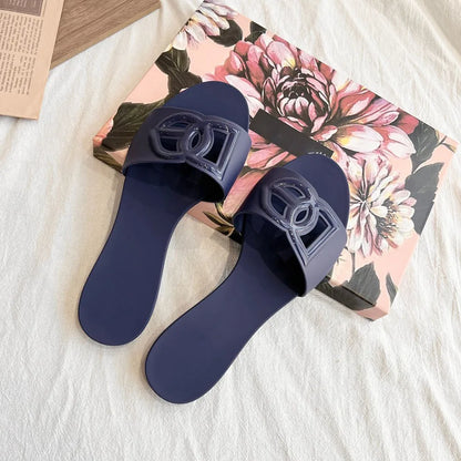 2026 Summer New Women's Casual Versatile Cool Slippers Beach Non Slip Flat Slippers